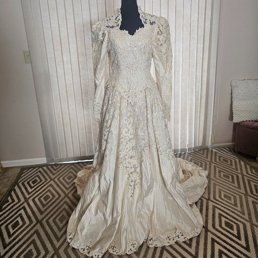 Vintage Lace Ivory Wedding Dress 12/14